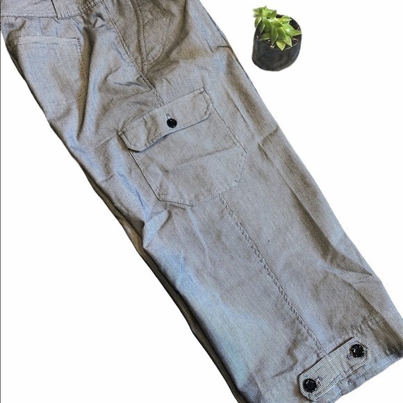 IZOD Pinstripe Cargo Capri Pants - Picture 2 of 9